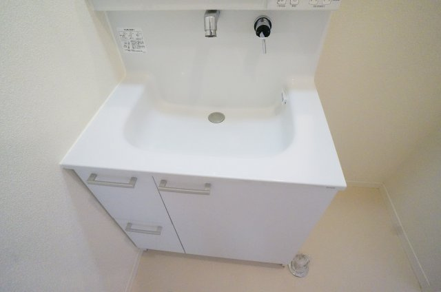 オーキッドガーデンの独立洗面台