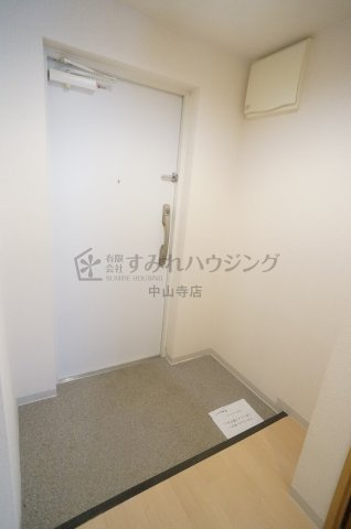 フローラル宝塚の玄関
