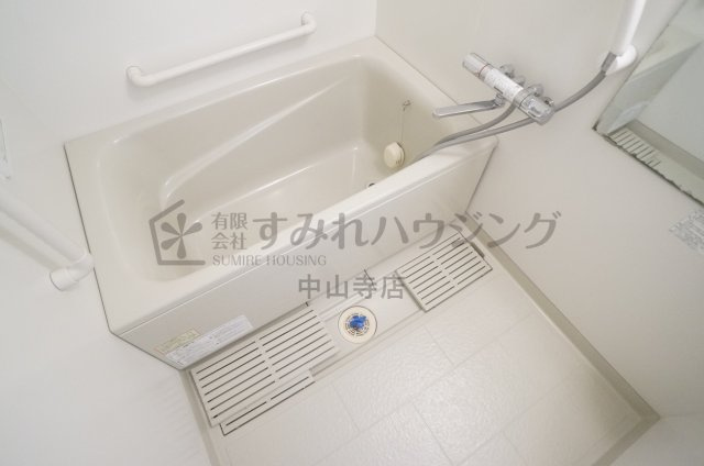 フローラル宝塚の浴室