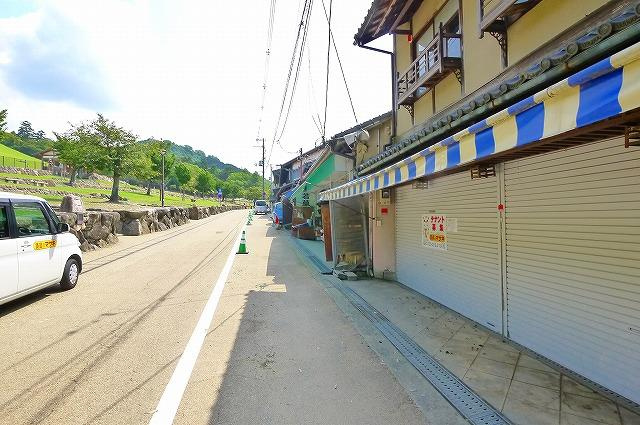 若草山店舗の周辺