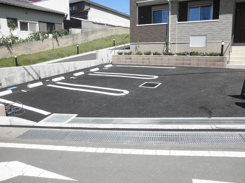 シェーヌⅢの駐車場
