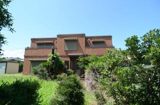 山武市成東　中古戸建の外観|敷地約244坪　平成2年9月築　5LDK　セキスイハイム施工の軽量鉄骨造 タイル張りの外観