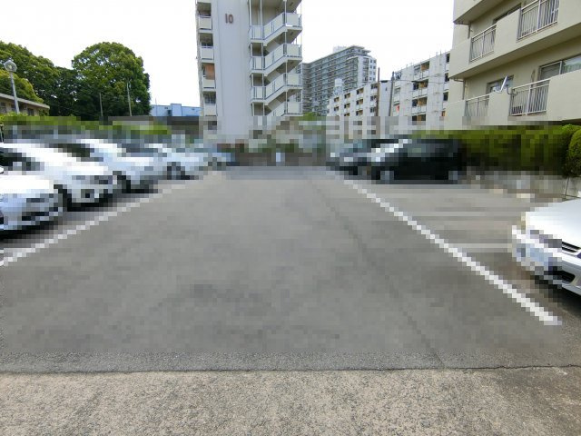 コスモハイツ光明池の駐車場