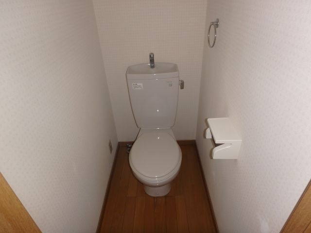 コート半田東B棟のトイレ