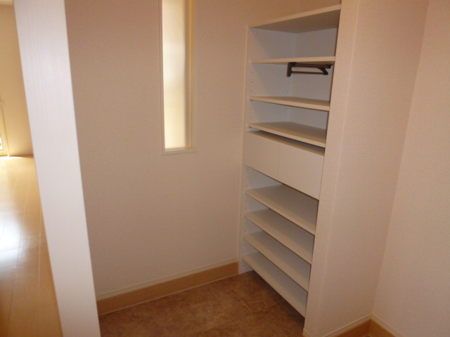 エピナールの玄関|玄関収納