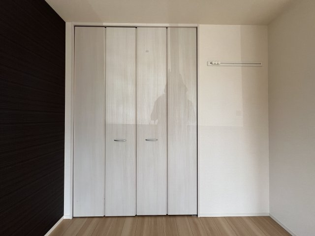 ラ・ルーチェ坂口の収納|洋室クローゼット