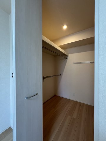 ラ・ルーチェ坂口の収納|ウォークインクローゼット