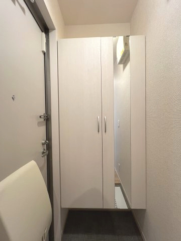 ラ・ルーチェ坂口の玄関|シューズボックス