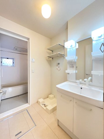 ラ・ルーチェ坂口の洗面所|洗髪洗面化粧台