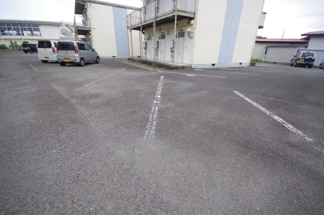 【駐車場】