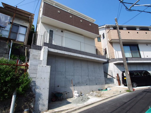 保土ヶ谷区峰岡町２丁目全２棟　新築戸建ての外観