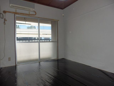 【居間・リビング】 | メゾン・ド・エルⅢ | ※同建物同型別のお部屋