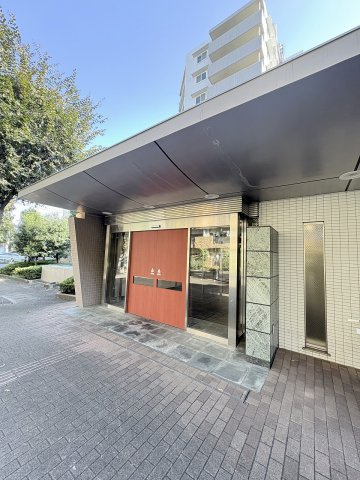 【エントランス】 | Ｄ’グラフォート世田谷芦花公園 | 月額管理料無料！賃貸管理はアブレイズパートナーズにお任せを！