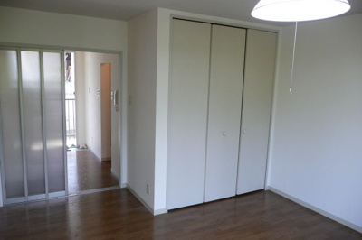 【洋室】 | ダブルタイム桃山寮 | コンパクトで使いやすい洋室です