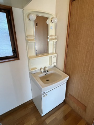 【洗面所】 | メゾン本庄 | 忙しい朝には欠かせない洗面所です