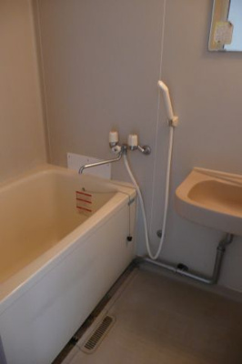 【浴室】 | カーサ高山 | 温水シャワー付