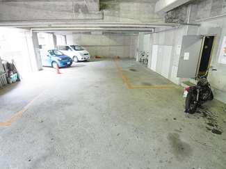 【駐車場】