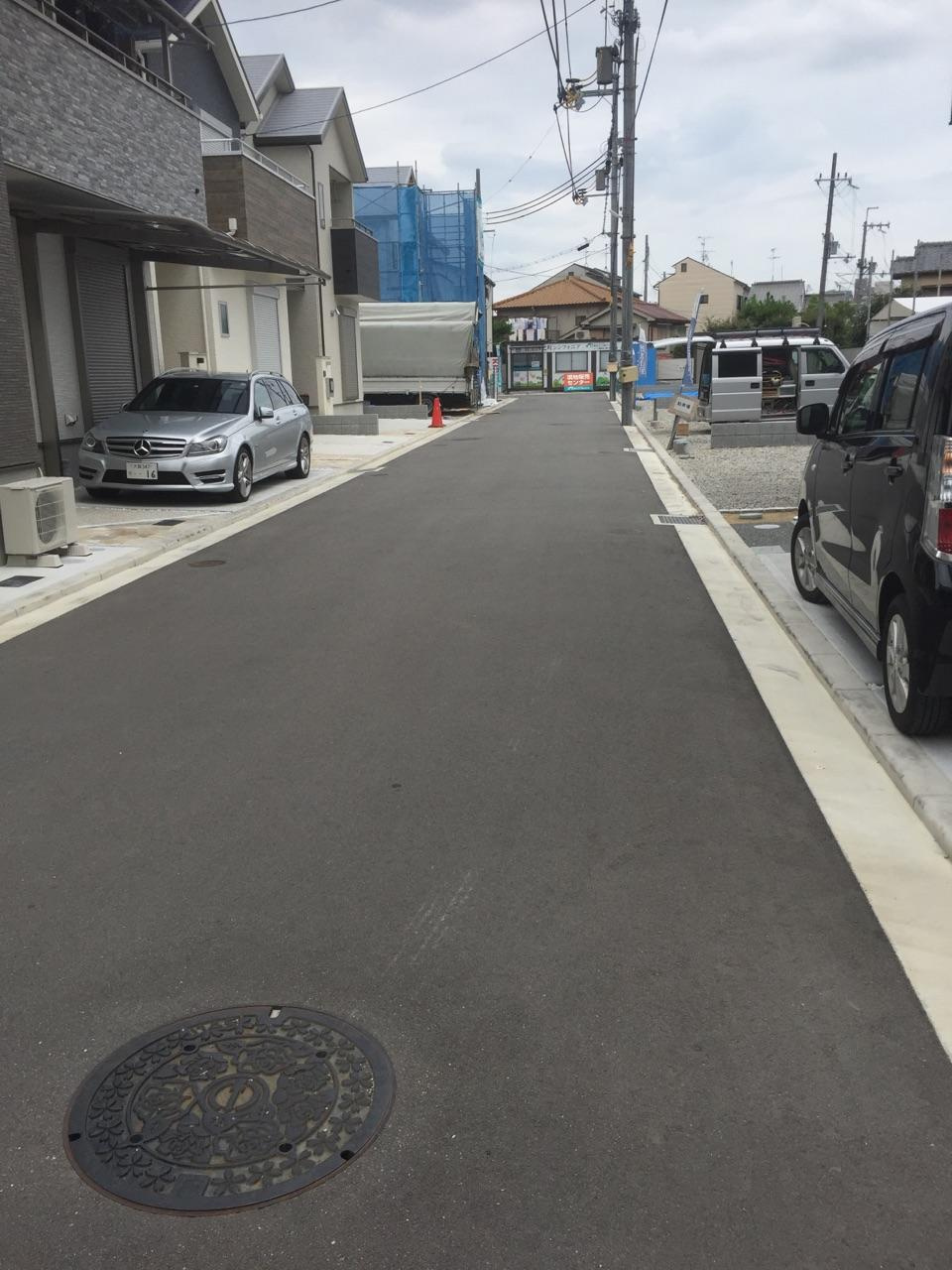 大阪府寝屋川市香里西之町の前面道路含む現地写真