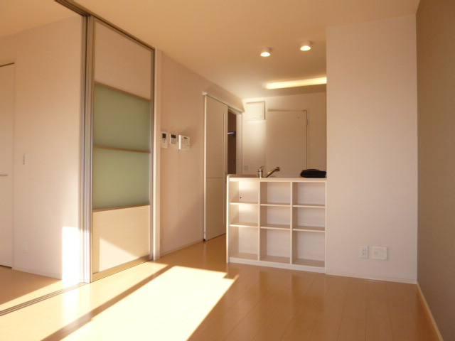 シャロームの居間・リビング