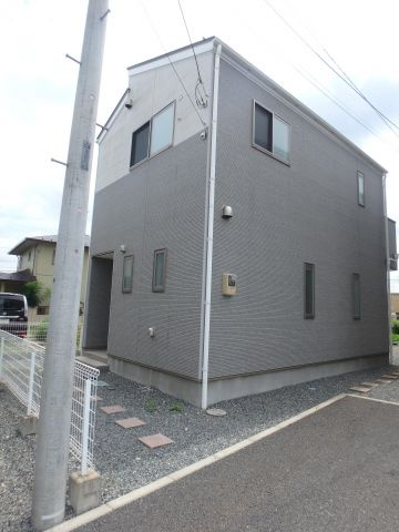坂戸市花影町の一戸建ての外観