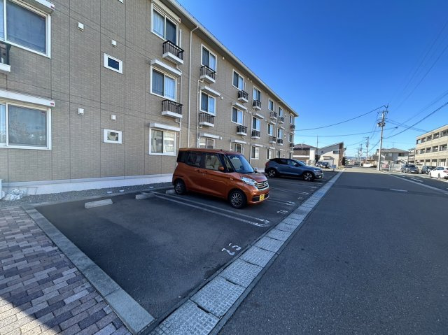 カンパーレKの駐車場