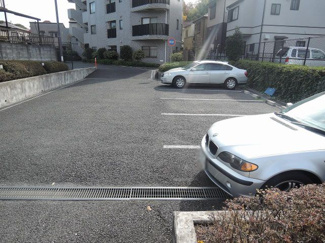 【駐車場】