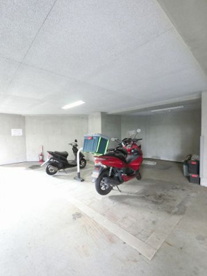 【その他共用部分】 | クオス川崎ＡＸＴＩＳ | バイク置場