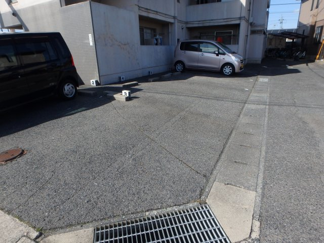 ネクストⅢの駐車場|岡山市北区平野　ネクストⅢ　1K　駐車場