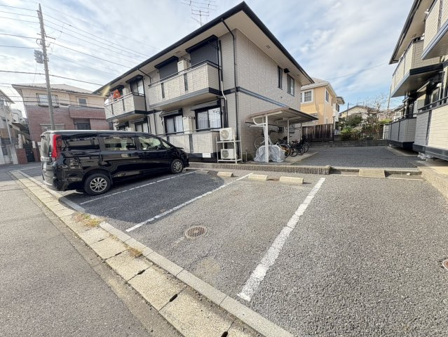 クリスタルパレスＡの駐車場