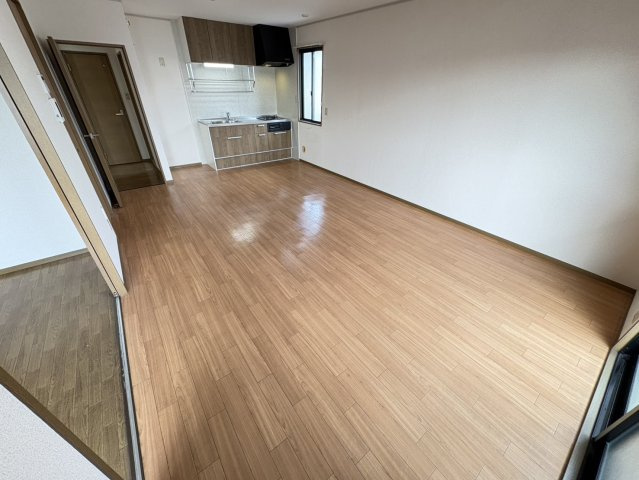 クリスタルパレスＡの居間・リビング