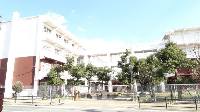 箕面市箕面４丁目　中古一戸建の周辺|箕面市立中小学校