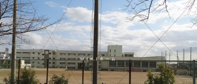 箕面市箕面４丁目　中古一戸建の周辺|箕面市立第二中学校