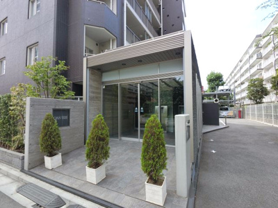 【エントランス】 | クオス川崎矢向 | 川崎駅まで2駅4分のアクセス！近隣は公園やスーパーなど生活環境に恵まれた立地です！