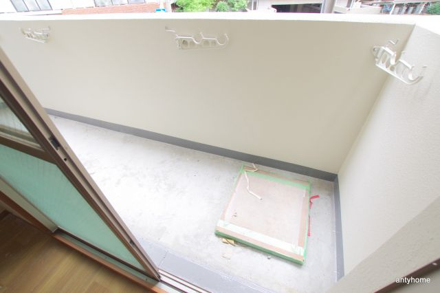 ES-Grande大阪同心　仲介手数料無料のバルコニー