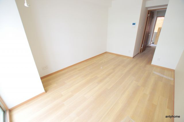 ES-Grande大阪同心　仲介手数料無料の居間・リビング