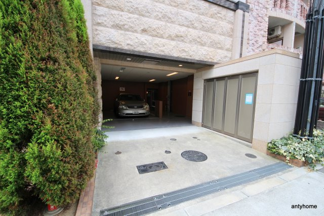 プレサンス天神橋ディオレ　仲介手数料無料の駐車場