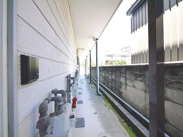 リバーサイドシングルのエントランス