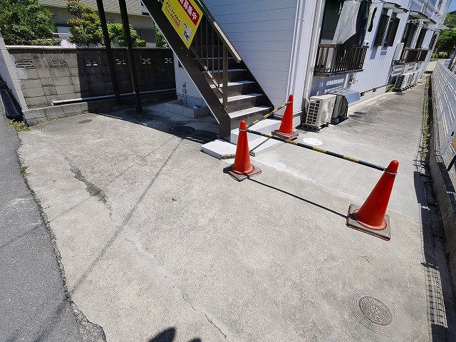 リバーサイドシングルのエントランス