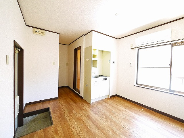 リバーサイドシングルの洋室