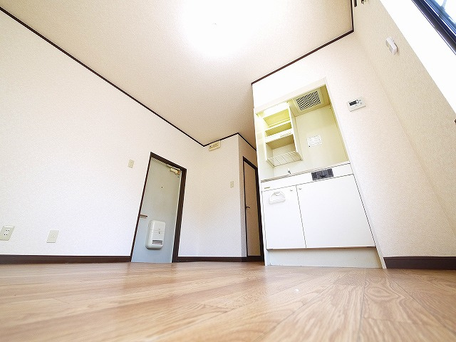 リバーサイドシングルの洋室