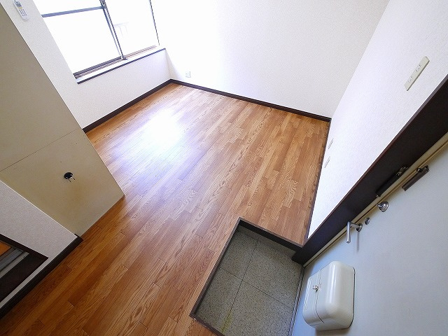 リバーサイドシングルの洋室