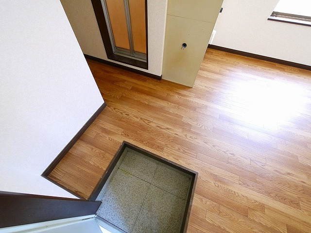 リバーサイドシングルの玄関