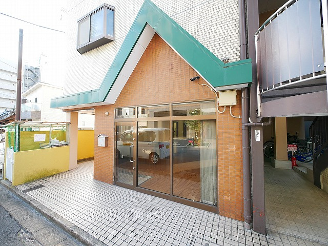 コーポ諏訪柳町の玄関
