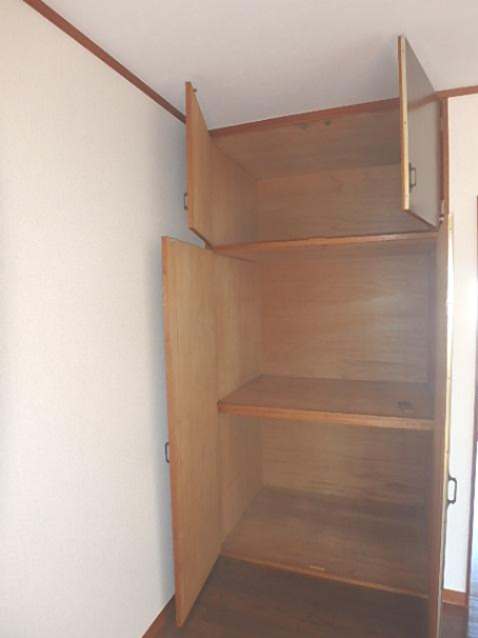 養成舎ハイツB棟の収納