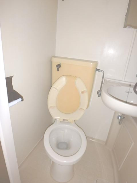 養成舎ハイツB棟のトイレ