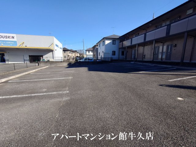 アークグレイスの駐車場