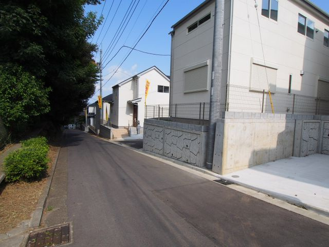 保土ヶ谷区上菅田町全２０棟　新築戸建ての前面道路含む現地写真