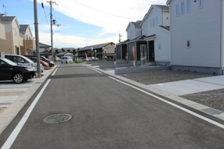 【前面道路含む現地写真】