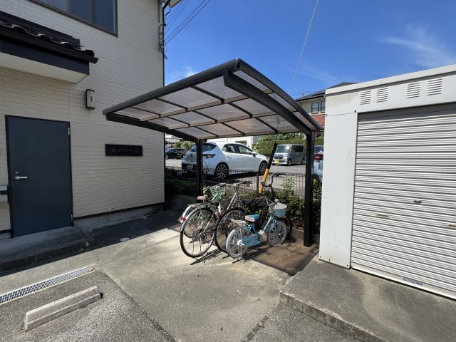 高浜市稗田町６丁目のアパートのその他共用部分|自転車置き場