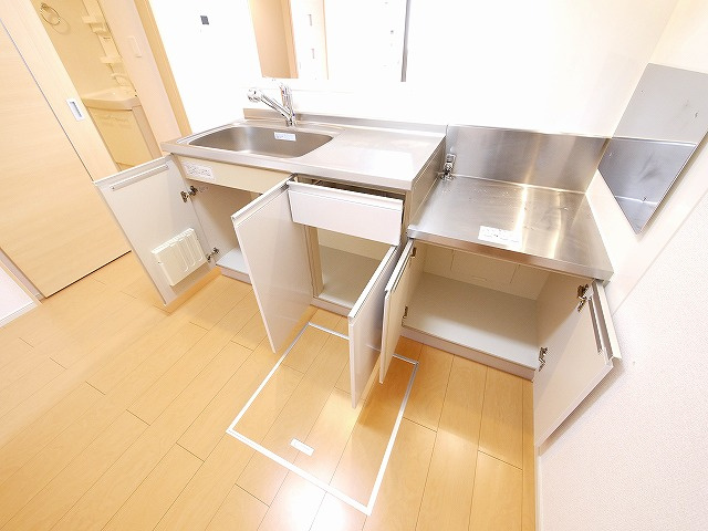 プリムローズ（奈良市西九条町）のキッチン|コンパクトなキッチンで掃除もラクラク